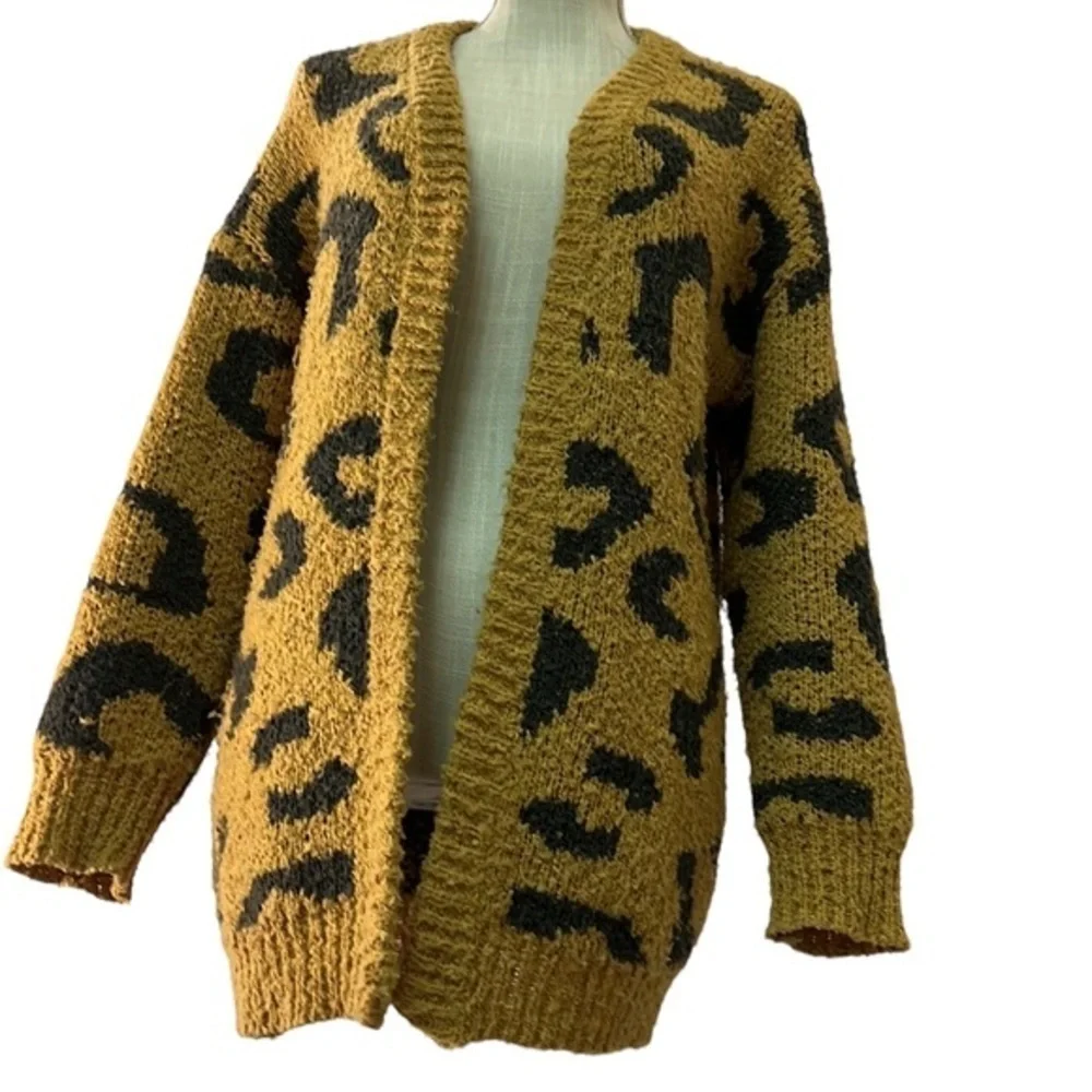 Mustard cardigan leopard print sweater size s/m - Picture 3 of 5
